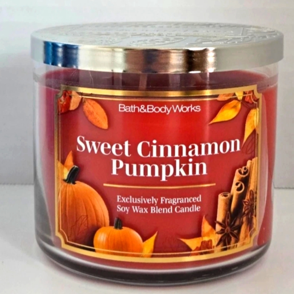 Bath & Body Works Sweet Cinnamon Pumpkin Candle